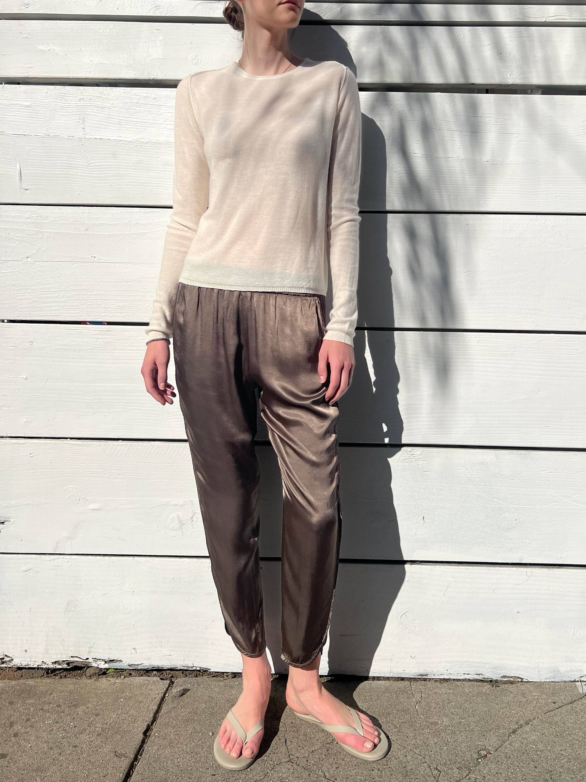 How to Style the Retro Pants That Are Coming Back  Brown pants outfit,  Brown trousers outfit women, Retro pants